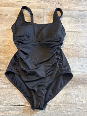 TYR black 1 piece Swimsuit bathing suit size 16 ruched